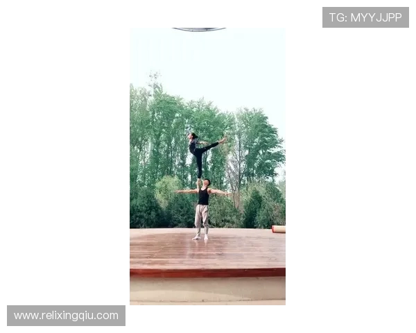 滑板与梦想交织的旅程:赵芳的深度对话与人生启示